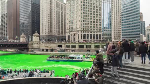 Чикаго Штат Иллинойс Марта 2023 Года Экскурсионное Судно Проходит Мимо — стоковое видео