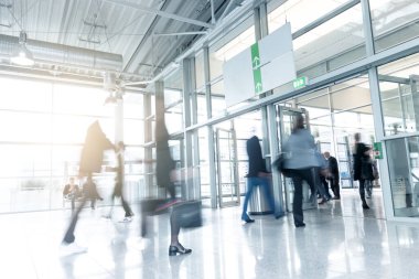 Ticaret Fuarı Ziyaretçileri Girişte