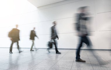 yürüyüş bulanık Sergisi ziyaretçi