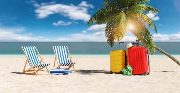 Karayipler 'de yaz tatili sırasında plajda bir palmiye ağacının altında terlik, güneş gözlüğü ve bavullu boş plaj sandalyeleri.