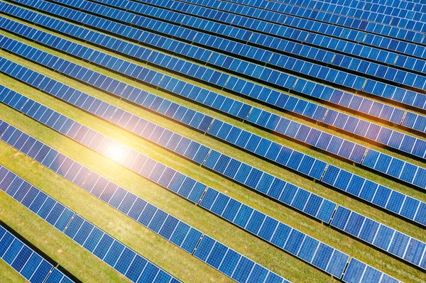 Letecký Pohled Pole Solárních Panelů Fotovoltaická Alternativní Elektřina — Stock fotografie