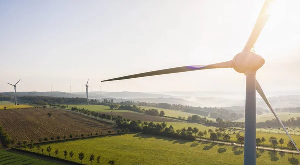 Turbinas Eólicas Campos Agrícolas Produção Energia Com Energia Limpa Renovável — Fotografia de Stock
