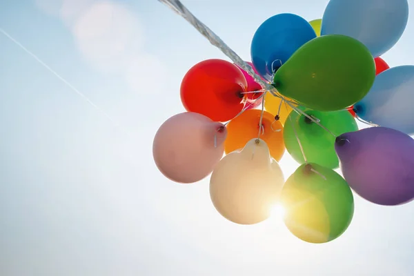 Mooie Kleurrijke Ballonnen Tegen Zonlicht — Stockfoto