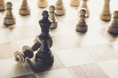 Satranç figürü, iş konsepti stratejisi, liderlik, takım ve başarı imajı