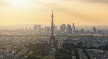 Montparnass kulesinden Paris gökyüzü batımı