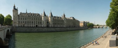 Paris, Fransa 'da Consiergerie, Pont Neuf ve Seine Nehri