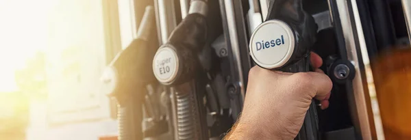 Gás Combustível Num Posto Gasolina — Fotografia de Stock