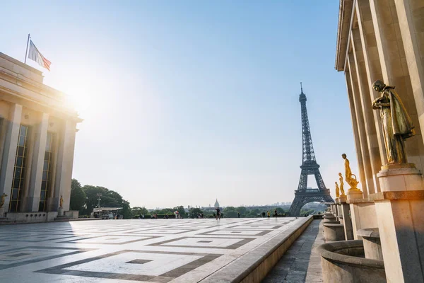 パリのエッフェル塔 トロカデロ広場 Place Trocadero からエッフェル塔をご覧ください フランス — ストック写真