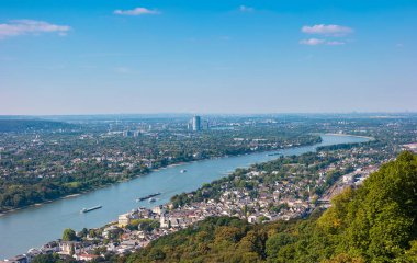 Yazın Drachenfels 'den Bonn City manzarası