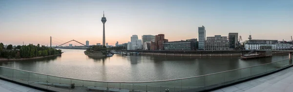 Barevné Panorama Východu Slunce Düsseldorfu Německu — Stock fotografie