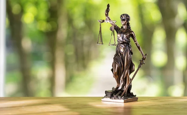 Het Statue Justice Symbool Een Advocatenkantoor Met Inbegrip Van Kopieerruimte — Stockfoto