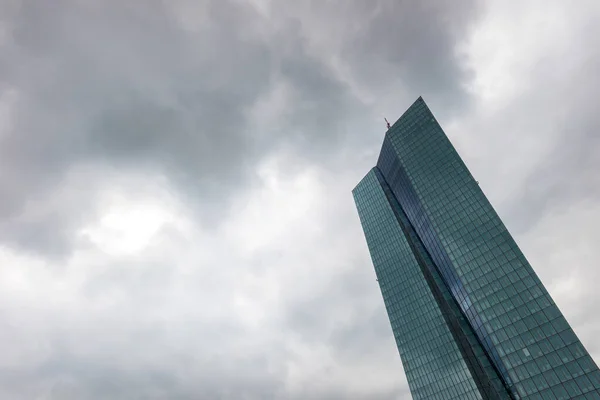 Åskväder Molnigt Himmel Över Högkvarteret Europeiska — Stockfoto