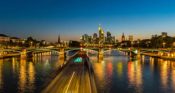 Frankfurt Skyline Yaz Günbatımı Gece Görüşü Almanya — Stok fotoğraf