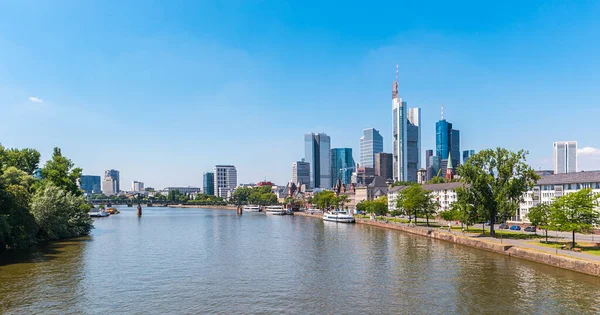 Frankfurt Skyline Verão — Fotografia de Stock