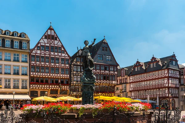 Frankfurt Oude Stadsplein Romerberg Met Justitia Standbeeld Duitsland — Stockfoto