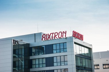 HERZOGENRATH, GERMANY MARCH, 2017: Aixtron Makine Mühendisliği Şirketi. Şirket bileşik yarı iletkenler ve diğer çoklu bileşen materyallerin üretimi için ekipman üretiyor..