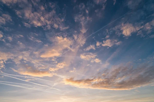 Zachmurzone Niebo Zachodzie Słońca — Zdjęcie stockowe