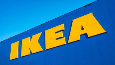 HEERLEN, NETERLANDS FEBRUARY, 2017: Ikea mağaza logosu. IKEA dünyanın en büyük mobilya perakendecisi ve mobilya montajı için hazır satıyor. 1943 'te İsveç' te kuruldu..