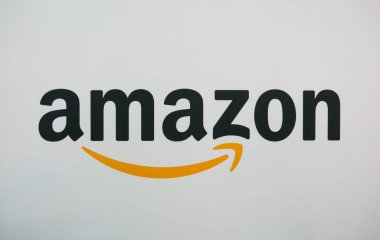 COLOGNE, ALMANA Eylül, 2017: Amazon Logosu. Amazon Inc bir Amerikan elektronik ticaret şirketidir..