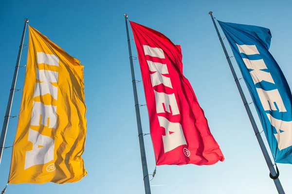 Heerlen Países Bajos Febrero 2017 Ikea Banderas Contra Cielo Tienda — Foto de Stock