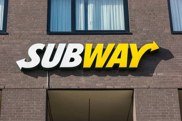 Heerlen Netherlands February 2017 Subway Fast Food Restaurant Sign 지하철 — 스톡 사진