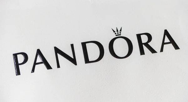 Aachen Germany October 2017 Logo Pandora Bag 潘多拉公司成立于1982年 制造和销售珠宝 — 图库照片