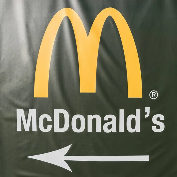 Aachen Germany January 2017 Mcdonalds Logo Sign Крупнейшая Мире Сеть — стоковое фото