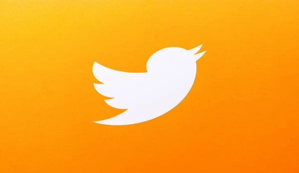2019 Twitter Logotype Bird Printed Paper 트위터는 사용자들 메시지를 주고받을 — 스톡 사진