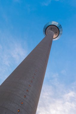 Gün batımında Düsseldorf 'un 