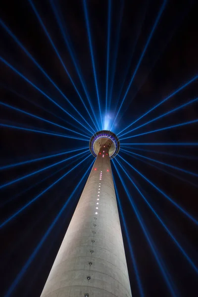 Torre Dusseldorf Noite Laser Iluminado Alemanha — Fotografia de Stock
