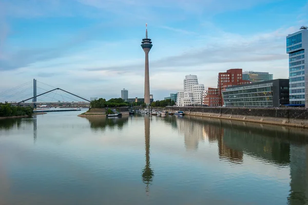 Ciudad Dusseldorf Skyline Atardecer Alemania — Foto de Stock