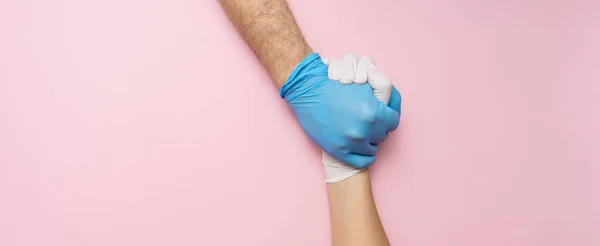 Dokters Handen Helpers Handen Handschoenen Die Handen Bij Elkaar Houden — Stockfoto