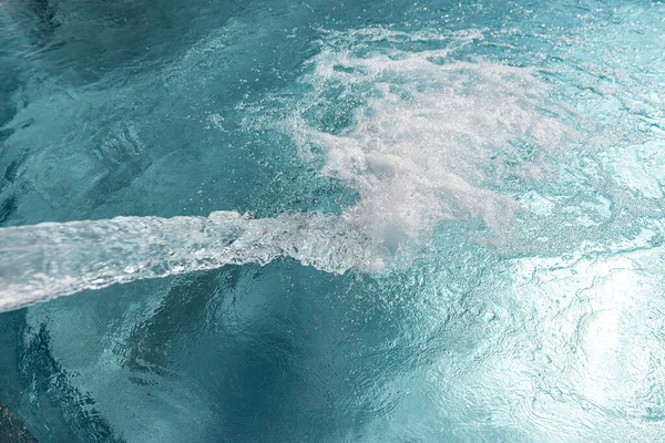 Waterval Kraan Een Spa Zwembad — Stockfoto