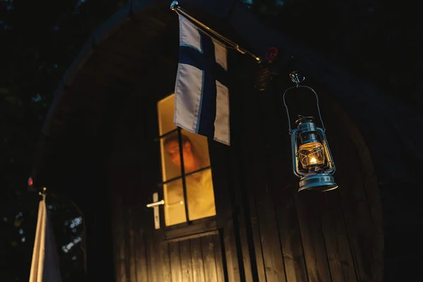 Woman Standing Doorf Hot Finnish Wodden Barrel Sauna Night Oil — Stock Photo, Image