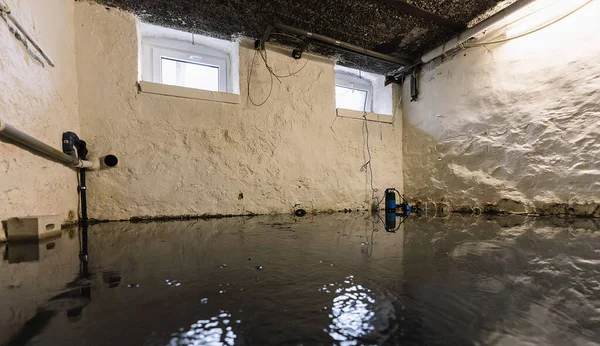 Water Damage Household Insurance Pipe Burst Flood Basement Garage Mold — Stock Photo, Image