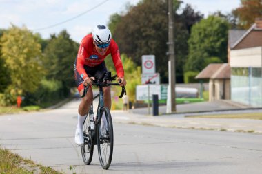 Herzele, Belçika - 23 Ağustos 2025: Belçika Şampiyonası para-bisiklet, Woubrechtegem, Bireysel Zaman denemesi