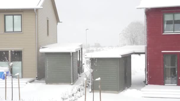 Χειμώνας Θυελλώδης Χιονοθύελλα Στην Πίσω Αυλή Των Κτιρίων Κατοικιών Υψηλής — Αρχείο Βίντεο