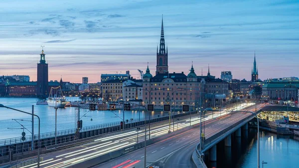 Фото Легких Трасс Мосту Стокгольм Ночью Силуэты Старого Города Против — стоковое фото