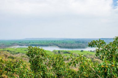 Dağda doğal manzara. Wat Khao Sala.Manzara Wat Khao Sala Tapınağından.