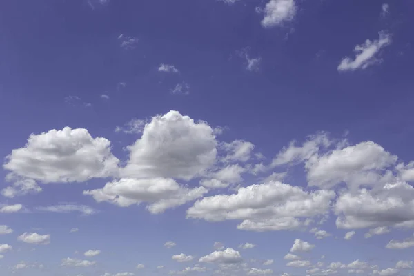 Блакитне Небо Хмарами Фоні Стокове Фото