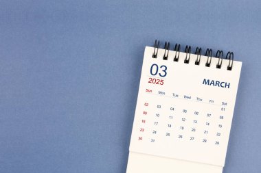 Mart 2025 Mini aylık masa takvimi mavi arkaplan, Düz Yat.
