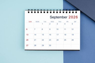 Eylül 2026, 2025 yılı için mavi arkaplan takvimi.