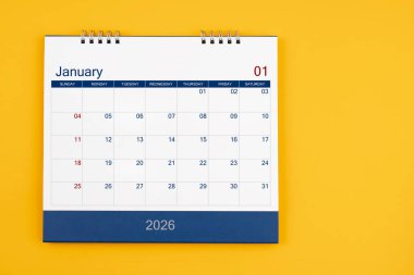 Ocak 2026 masa takvimi masada, iş toplantısı ya da planlama konsepti.