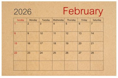 Şubat 2026 için kahverengi kağıt takvim beyaz arka planda izole.