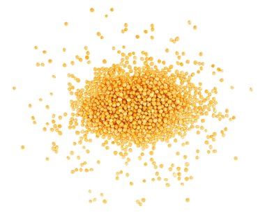 Beyaz arka planda izole edilmiş sarı hardal tohumu yığını..