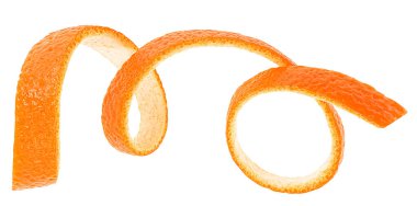 Beyaz arka planda izole edilmiş turuncu meyve kabuğu. Taze portakal kabuğu..