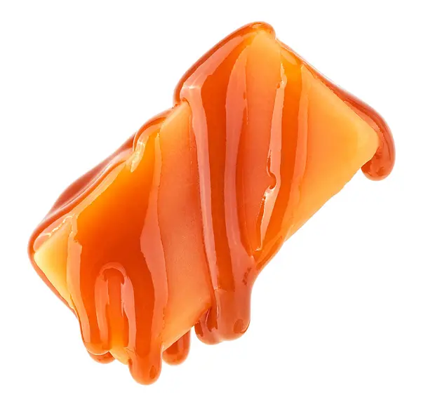Karamellsoße Fließt Auf Karamellbonbons Isoliert Auf Weißem Hintergrund Schwebendes Karamellbonbon — Stockfoto