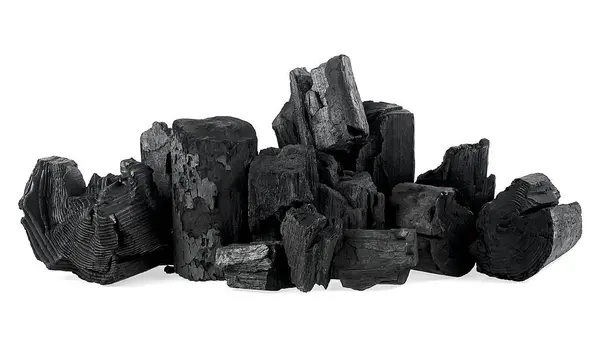 Куча Традиционного Черного Активированного Угля Кусочки Изолированы Белом Фоне Натуральный Стоковое Изображение