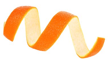 Beyaz arka planda izole edilmiş taze portakal meyvesi kabuğu. Taze bir portakal tadı.