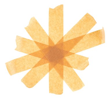 Beyaz arka planda izole edilmiş sarı yapıştırıcı bant parçaları veya şeritleri..